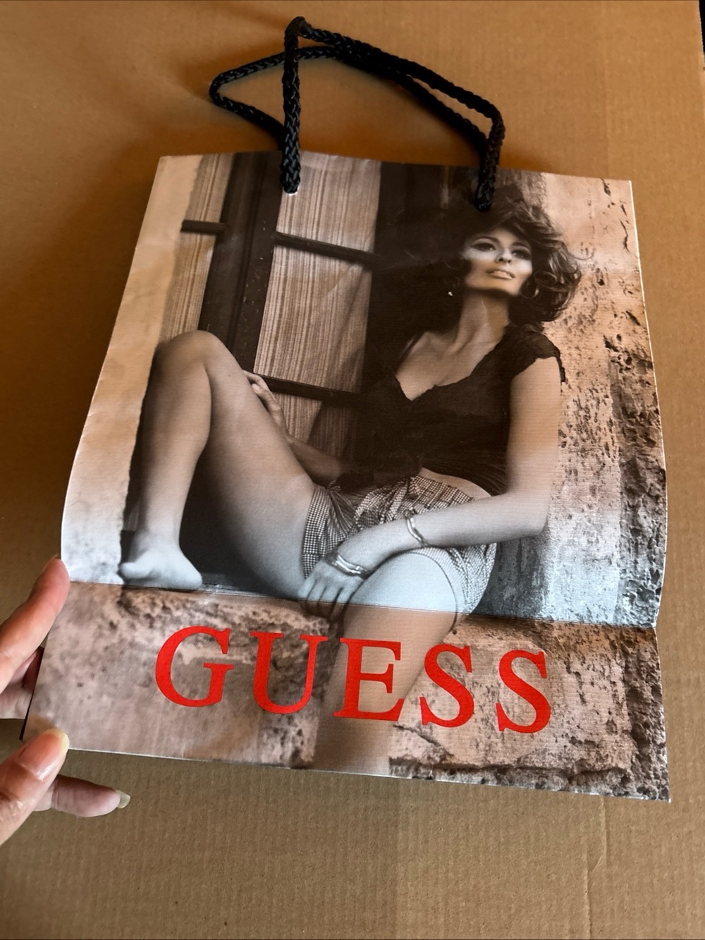 Sofia Loren lookalike model GUESS Black & White Photo Tote with Red Logo used - Picture 7 of 9